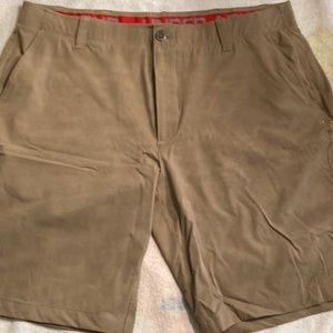 Under Armour men’s shorts, size 40, tan